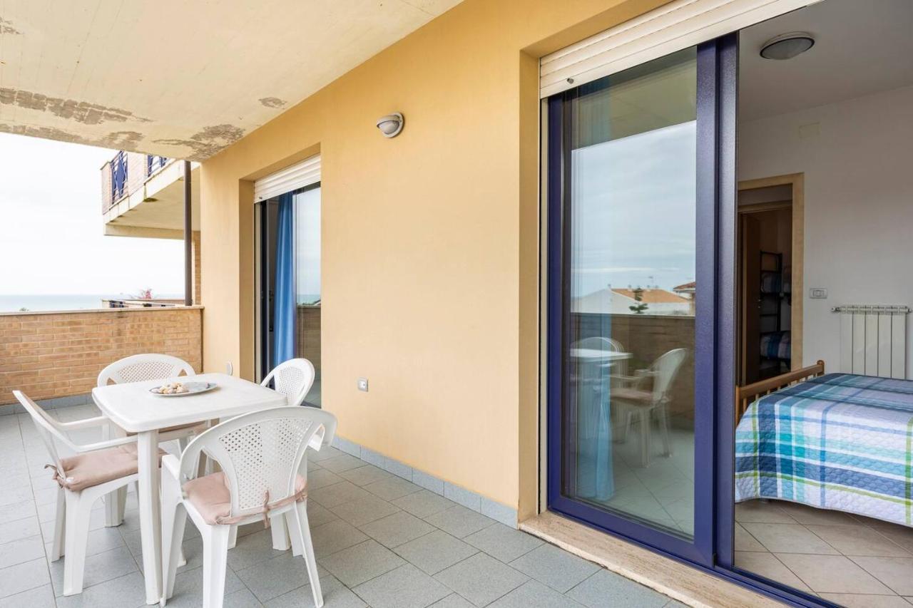 Alloggio Vista Mare - Parcheggio Gratis Pineto Exteriér fotografie